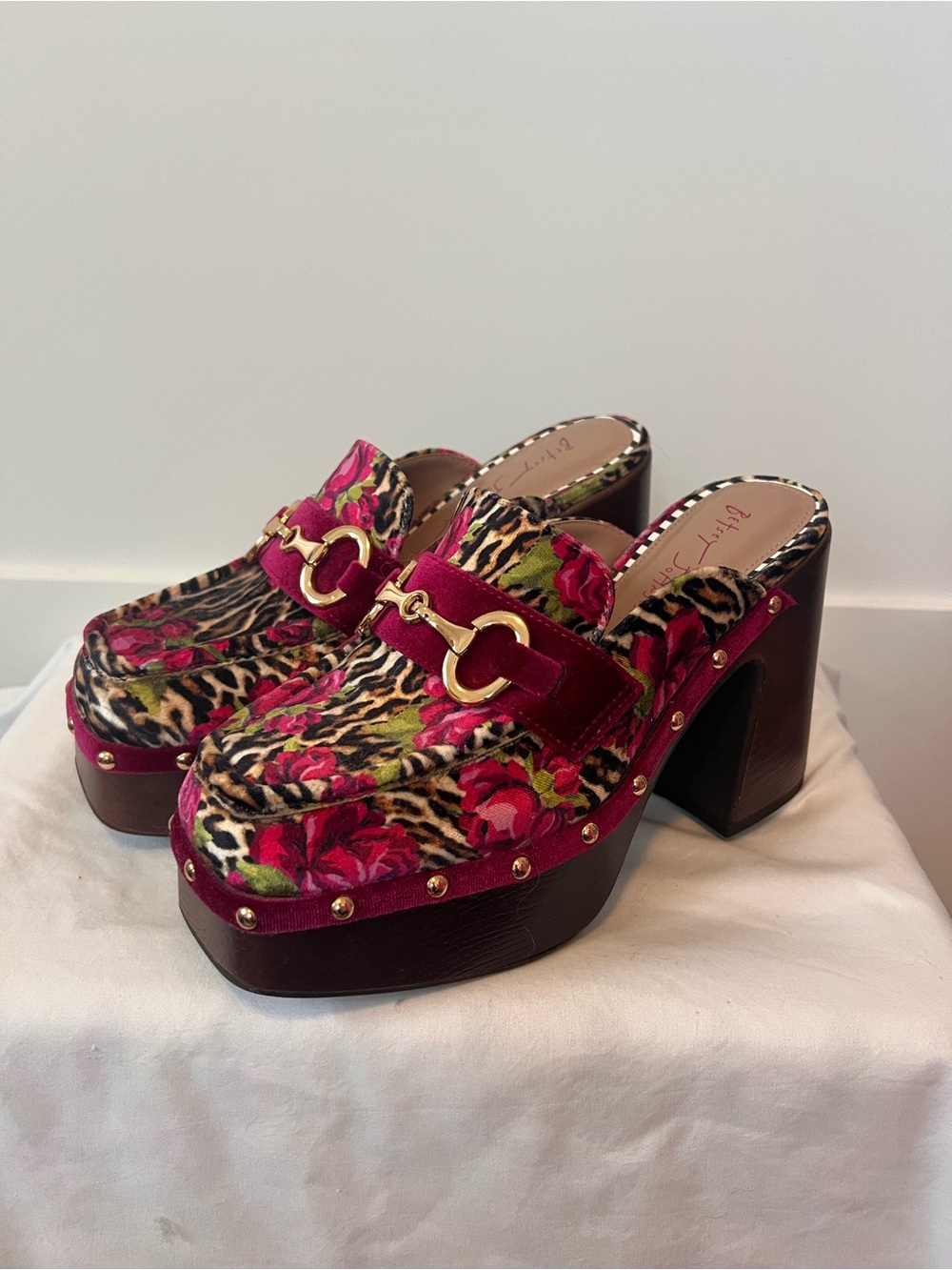 Betsey Johnson Floral Leopard Platform Mules in Fuchsia - Picture 2 of 5